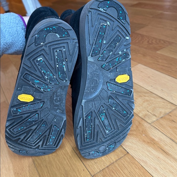 UGG Black Boots Lace Up Boot, EUC, size 10 - Picture 5 of 6